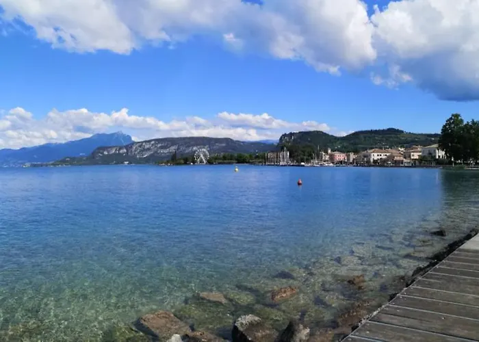 Alessio לינה וארוחת בוקר 4*