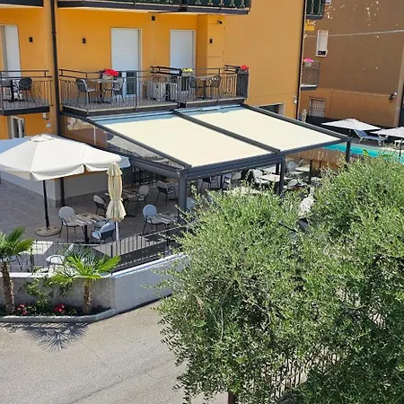 Bed & Breakfast Alessio 4*