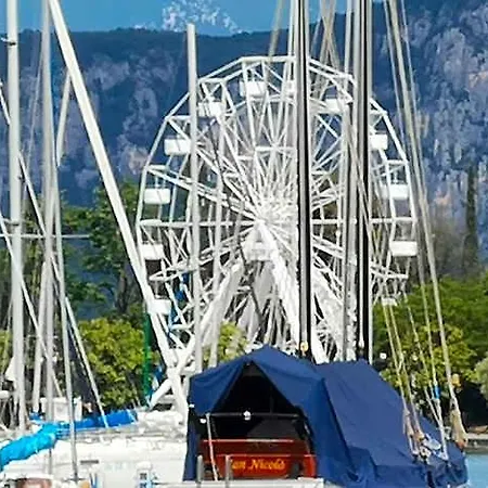 Alessio Oda ve Kahvaltı 4*