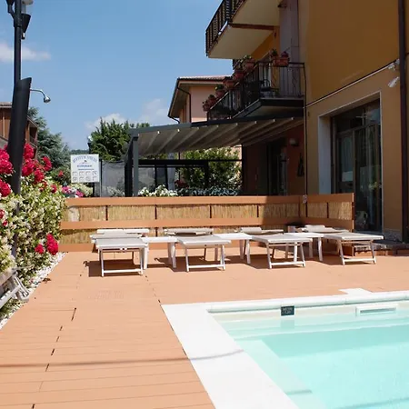 Couette-café Alessio 4*